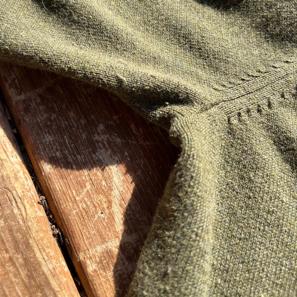 Banana Republic. Women’s Dark Green. Large Petite. GUC - Picture 7 of 12